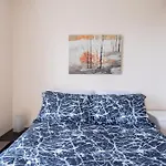2bd Flat In Heart Of *