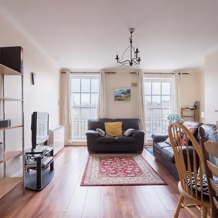 2bd Flat In Heart Of