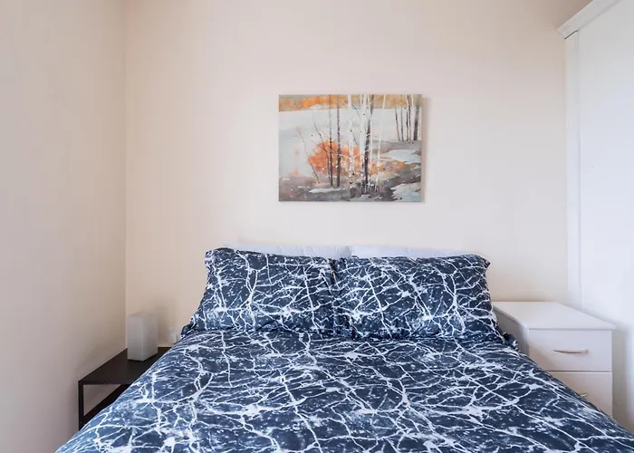 2bd Flat In Heart Of *