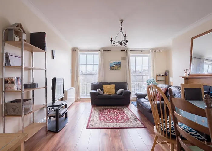 2bd Flat In Heart Of